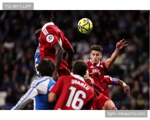 西甲转会风云：顶级俱乐部激烈争夺新星，未来之星成关注焦点