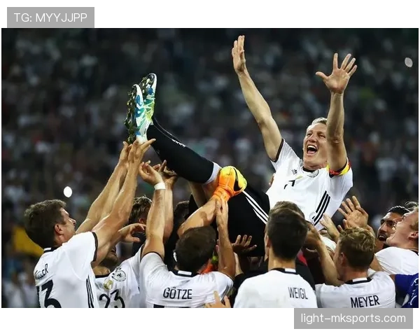 赫拉德茨基稳健发挥，助力芬兰队逐梦胜利