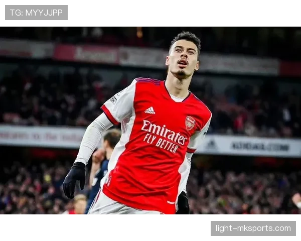 莱奥 vs 马丁内利：年轻边锋的突破效率与战术适配对比