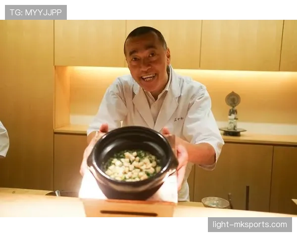 李诗沣训练完直接打车去米其林三星，这日子过得比偶像剧男主还飘